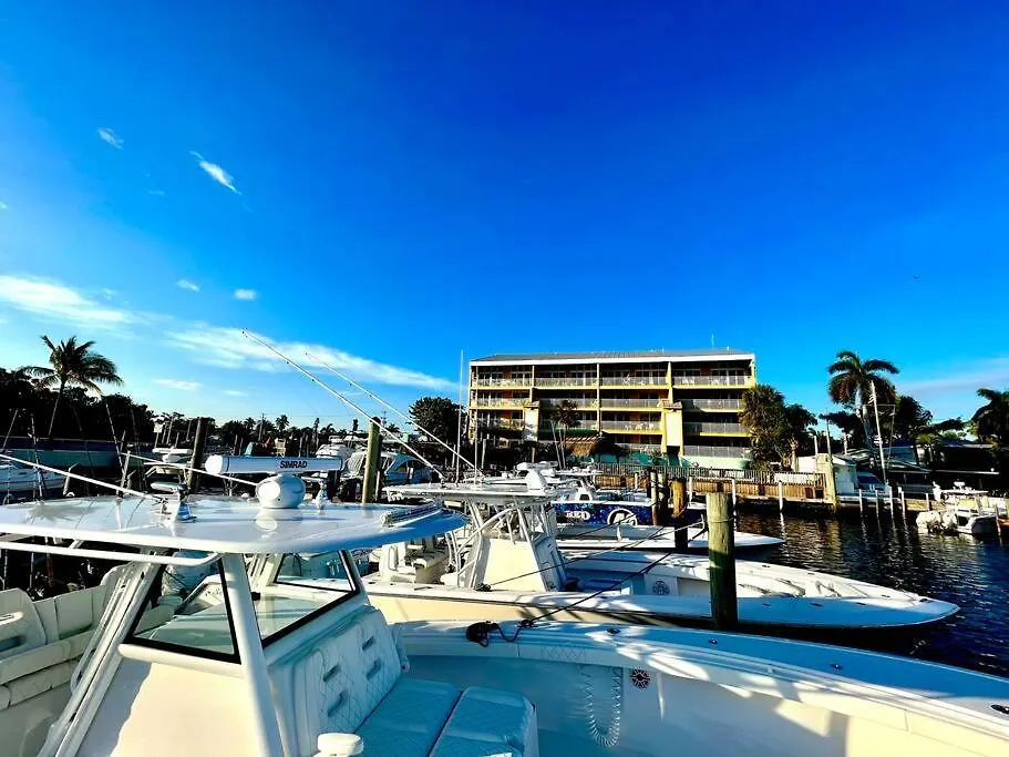 Curacao - Large 2X2 Waterfront Condo Great View Pool & Dock Key West Holiday home