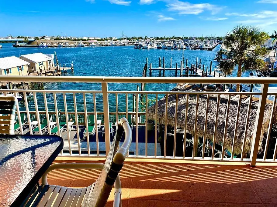 Holiday home Curacao - Large 2X2 Waterfront Condo Great View Pool & Dock Key West