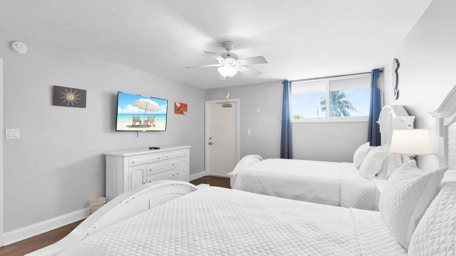 Holiday home Curacao - Large 2X2 Waterfront Condo Great View Pool & Dock Key West United States