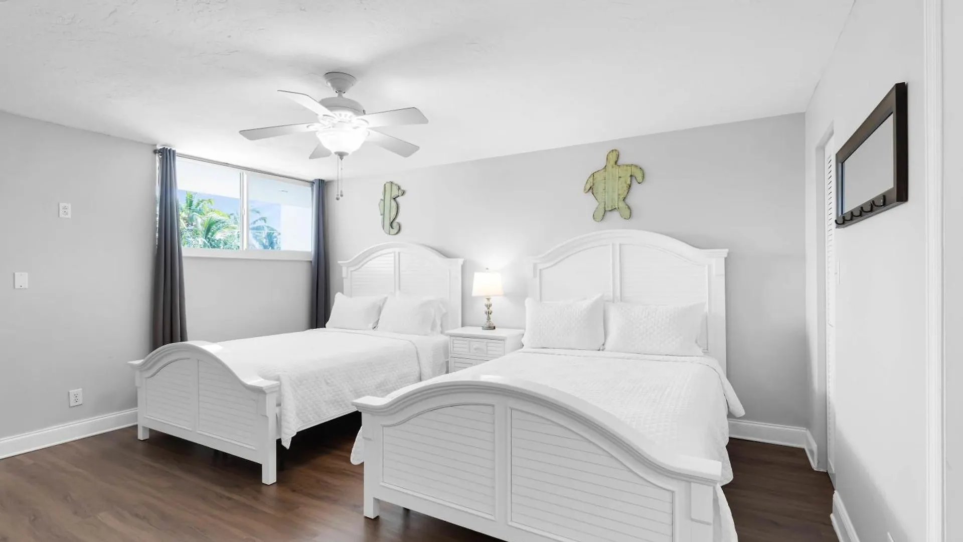Holiday home Curacao - Large 2X2 Waterfront Condo Great View Pool & Dock Key West